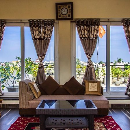 The Rooftop Cabana, A Homestay 부바네스 외부 사진