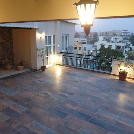 The Rooftop Cabana, A Homestay 부바네스 외부 사진