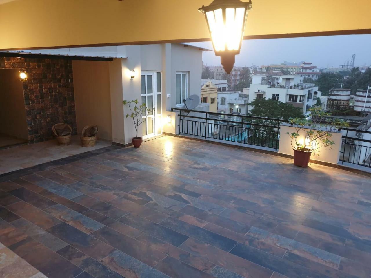 The Rooftop Cabana, A Homestay 부바네스 외부 사진