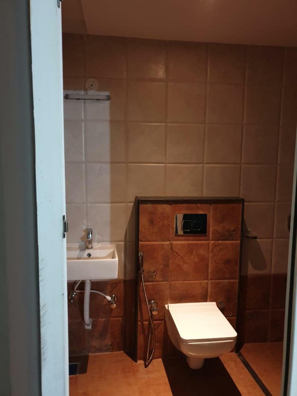 The Rooftop Cabana, A Homestay 부바네스 외부 사진