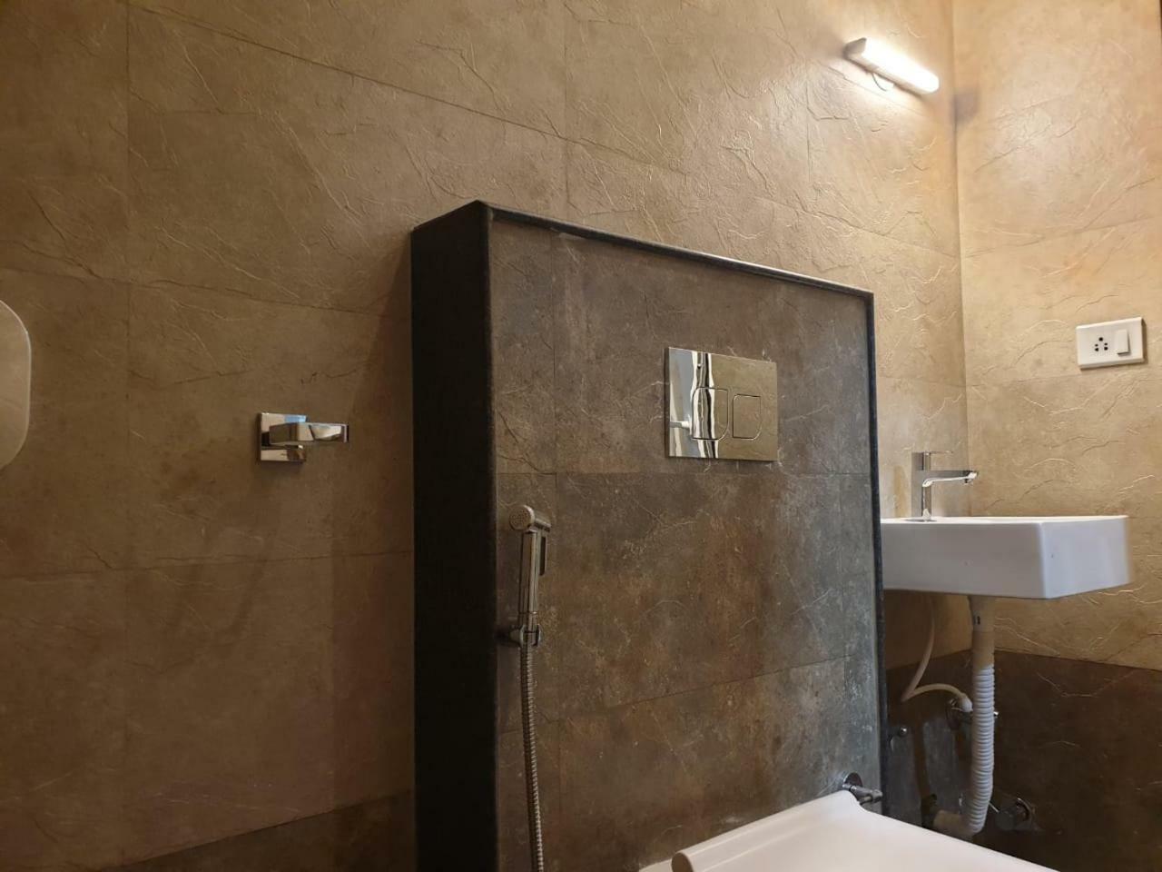 The Rooftop Cabana, A Homestay 부바네스 외부 사진